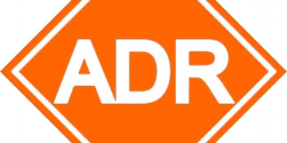 El transporte de mercancías peligrosas por carretera, ¿qué significa ADR?