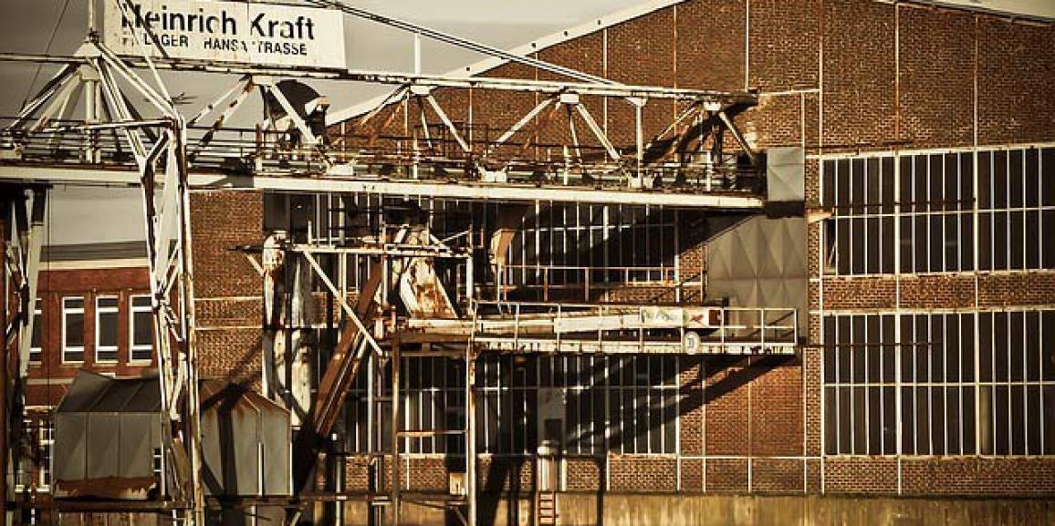 Cómo realizar la limpieza de depósitos industriales